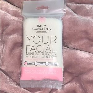 Makeup Remover + Exfoliating Face Scrubber MINI